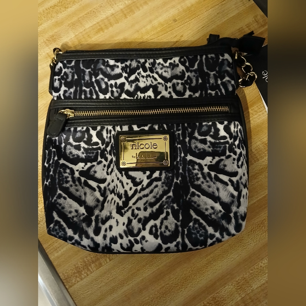 Nicole Miller NWT Leopard Crossbody Bag - Picture 6 of 8